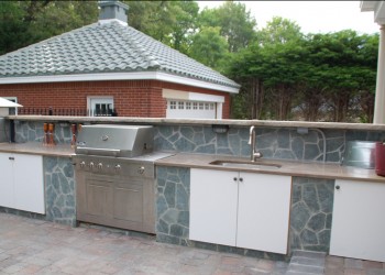 outdoor-kitchen